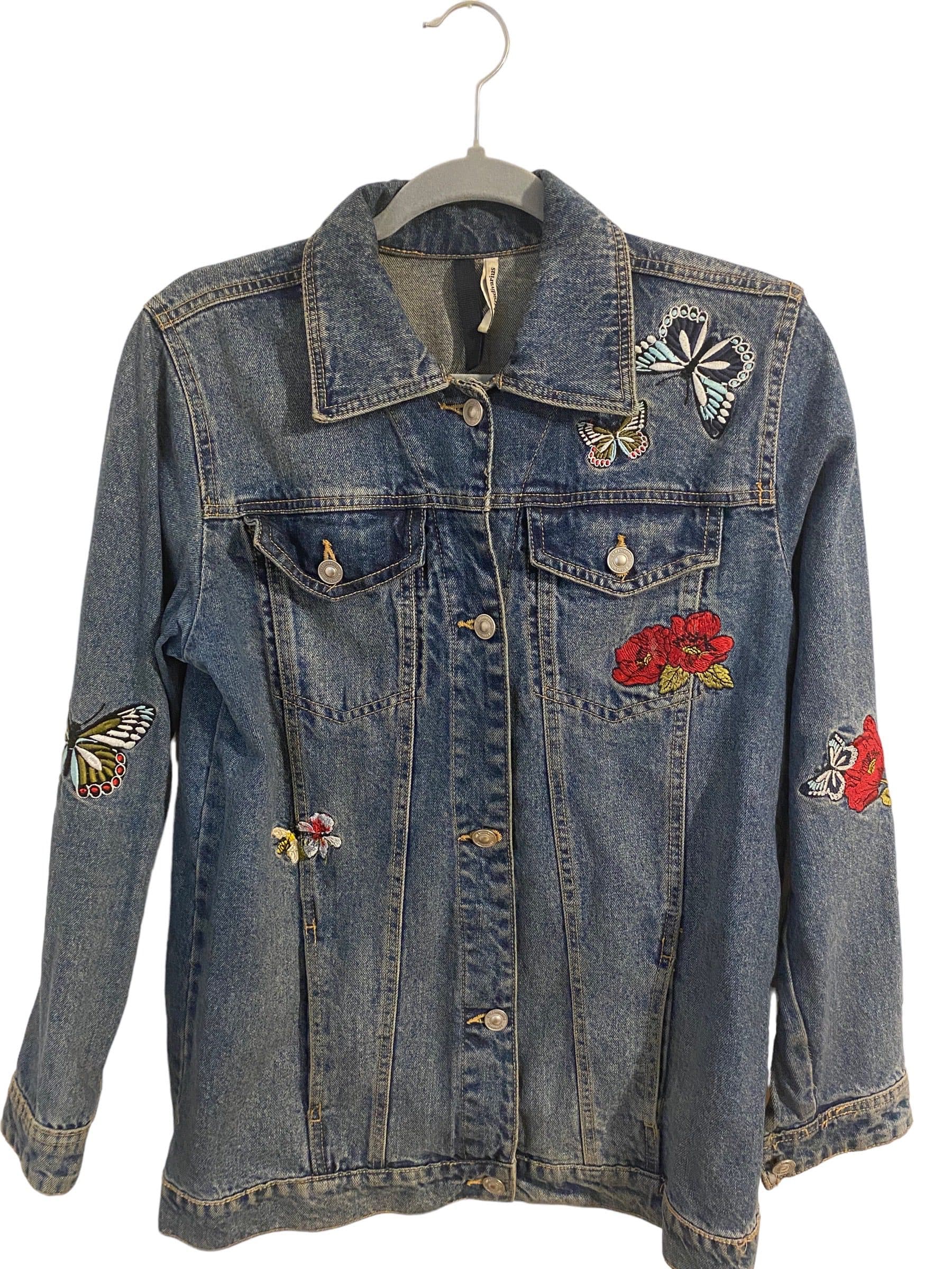 Campera Denim con estampado Stradivarius