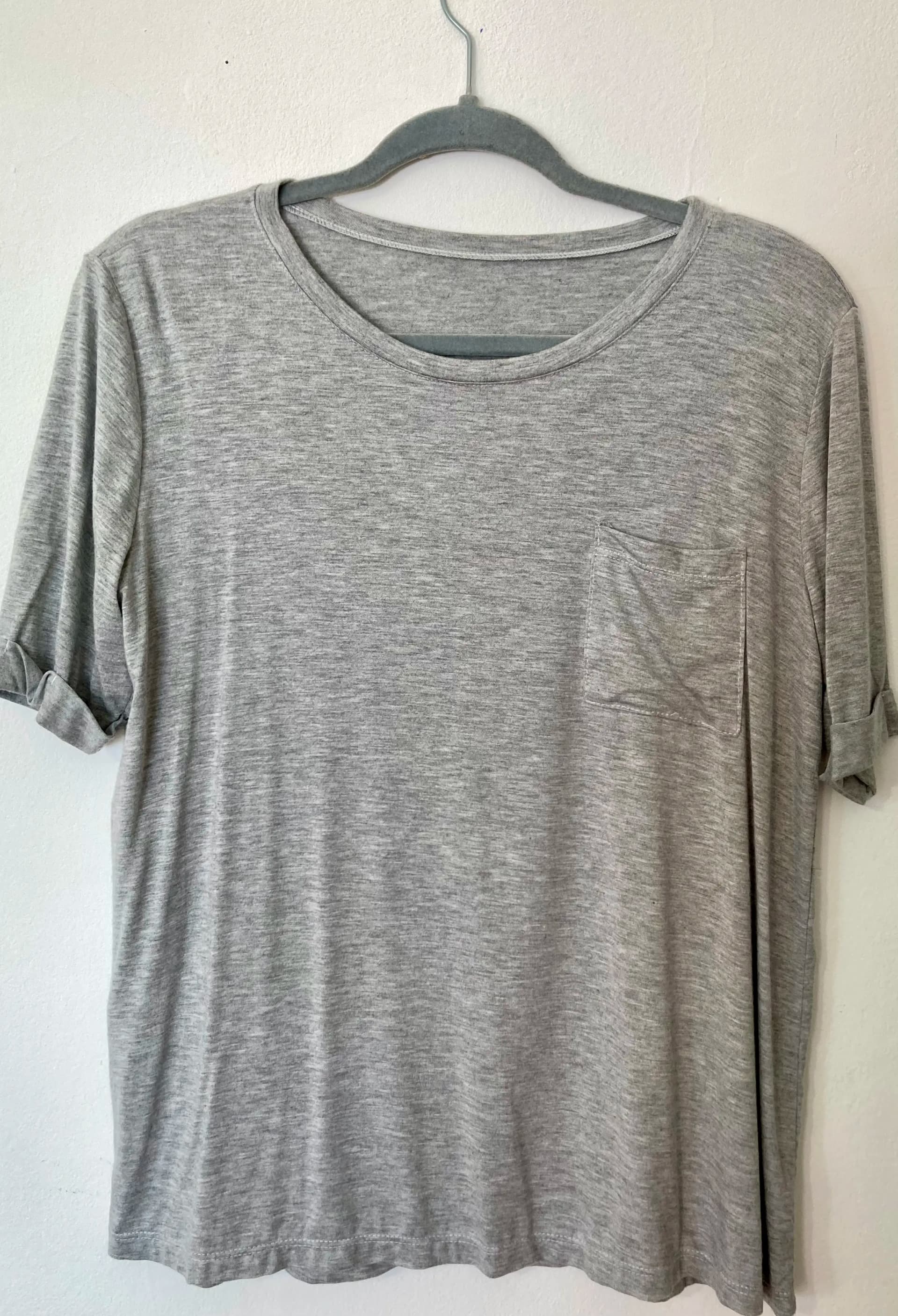 Remera gris