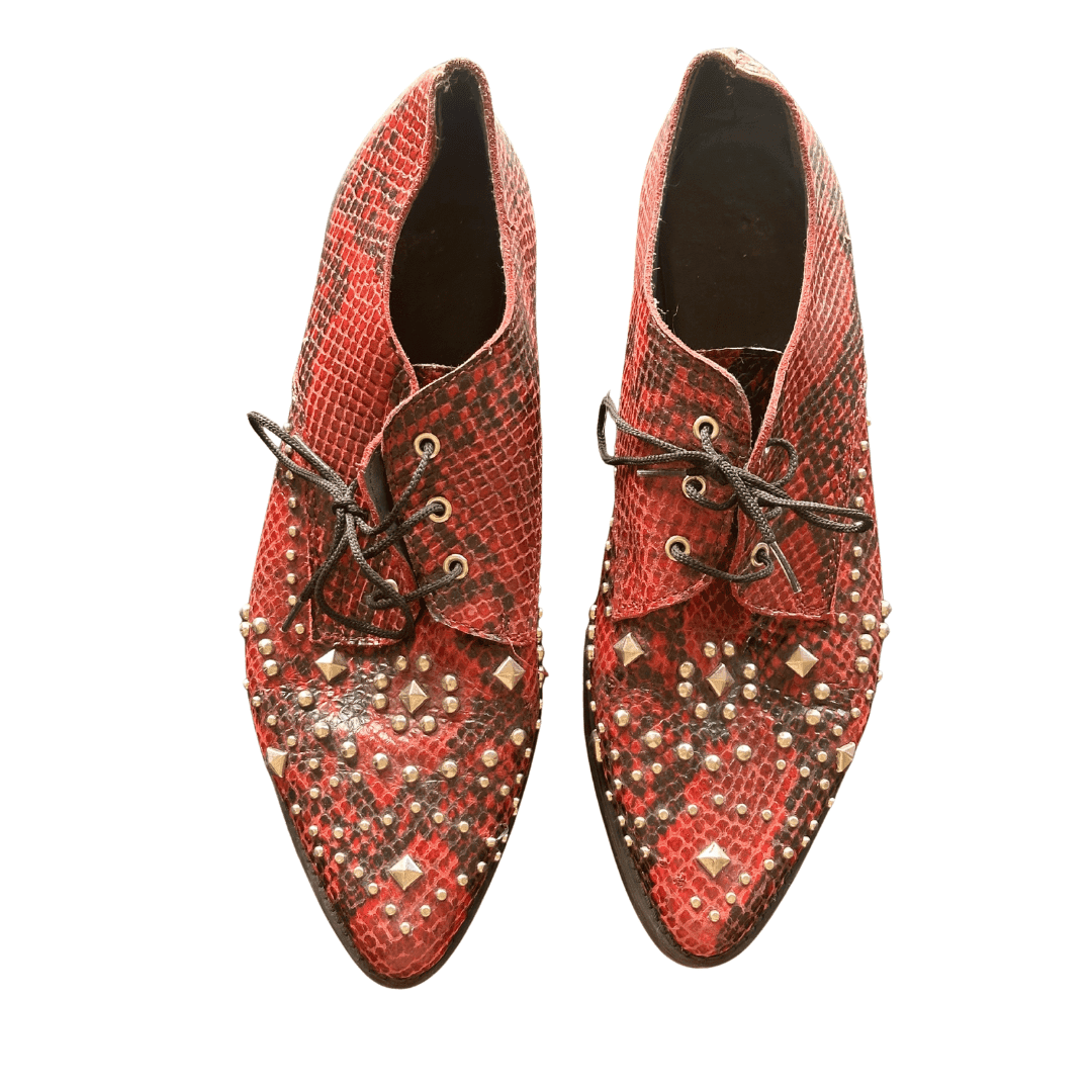 Zapatos Rojos – Tachas Rock